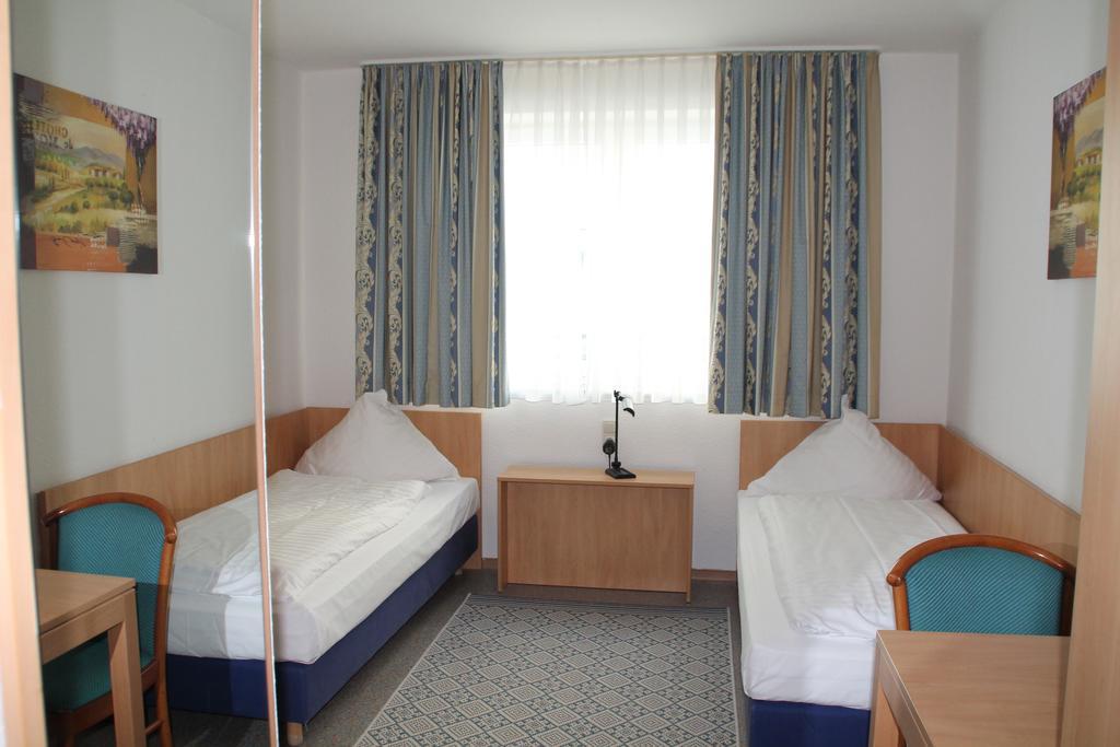 Riesenjunior Hanau By Trip Inn Rom bilde
